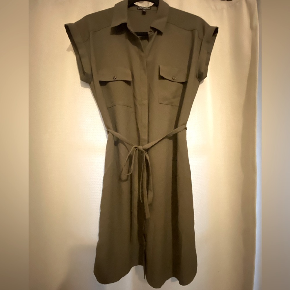 Express Woman’s button up dress with Tie belt